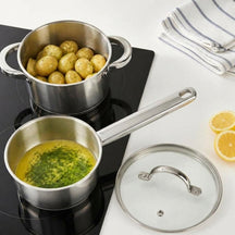 Cookinglife Edelstahl-Kochtopf mit Kartoffeln und Stieltopf mit Kräuterbutter auf Induktion, von oben