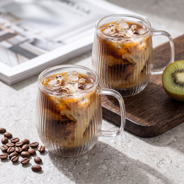 Cookinglife Doppelwandige Cappuccino- / Teegläser mit Henkel Lines - 250 ml - 2 Stück