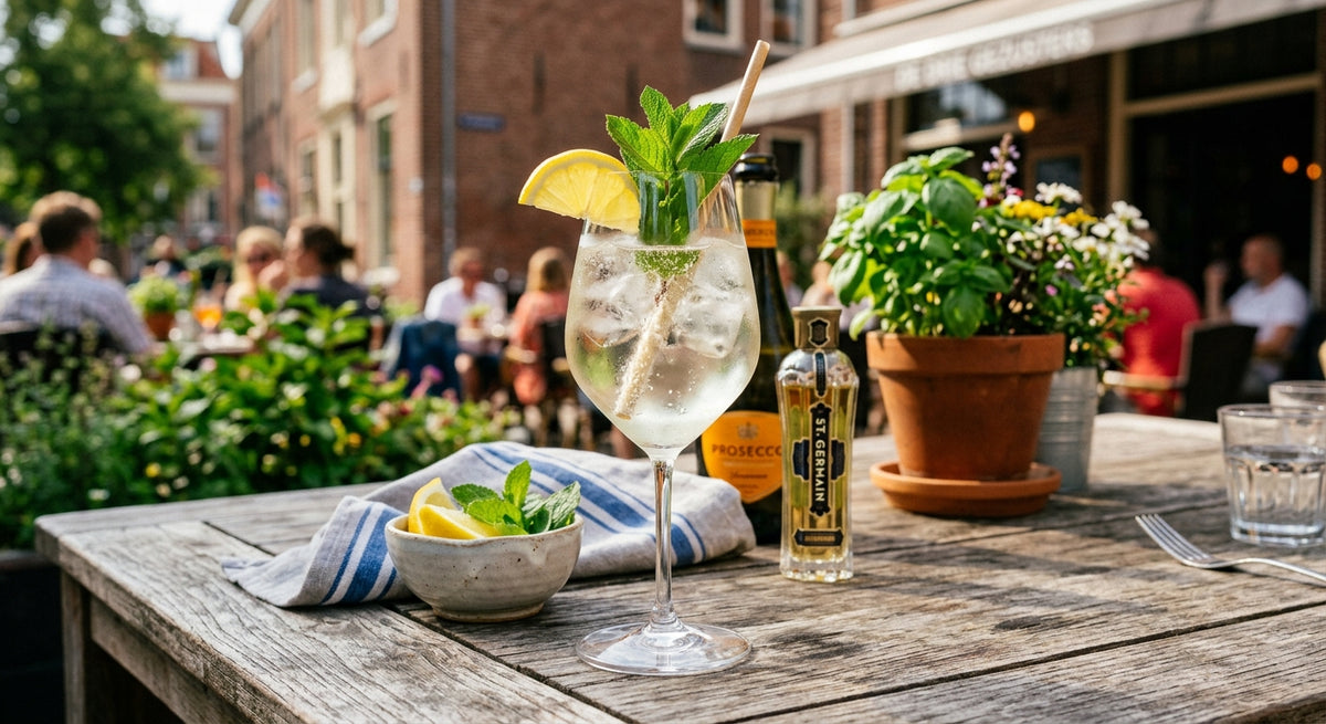 Ein erfrischender und eleganter Cocktail mit Blütennoten und prickelndem Prosecco.