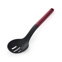 KitchenAid Gemüselöffel Classic Kaiserrot Kunststoff 34 cm - Abtropflöffel