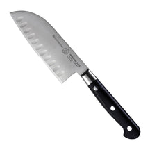 Messermeister Santokumes met Kuiltjes Meridian Elite 13 cm met zwart heft, vrijstaand op witte achtergrond