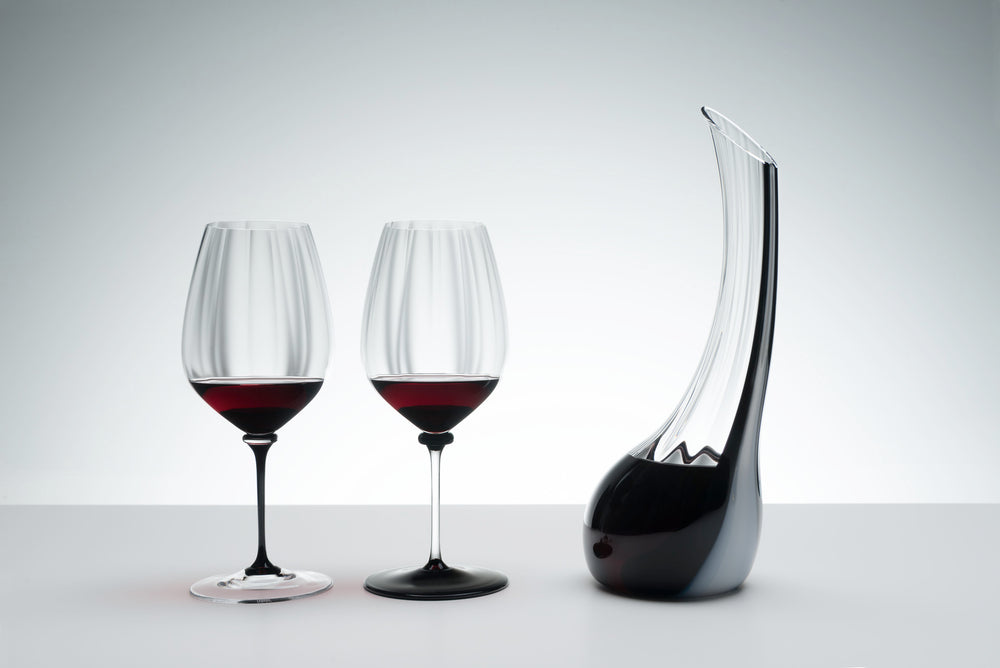 Riedel Rotweinglas Fatto A Mano Performance - Pinot Noir - Schwarze Bodenplatte - 830 ml