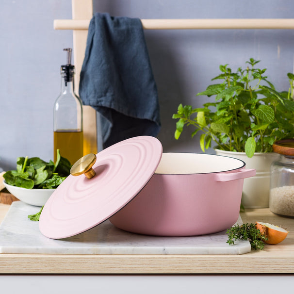 BK Bräter Bourgogne Blush Pink Gusseisen ø 24 cm / 4,2 Liter - emaillierte Antihaftbeschichtung