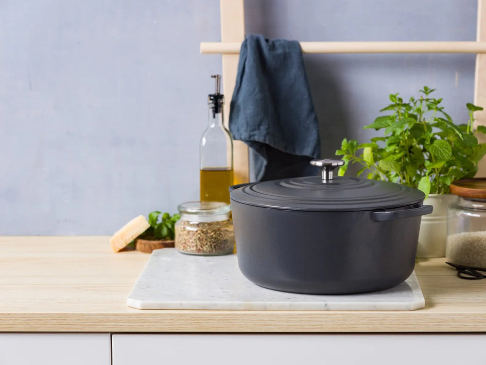 BK Braadpan Bourgogne Earl Grey Gietijzer ø 24 cm / 4.2 Liter - sfeerbeeld 1