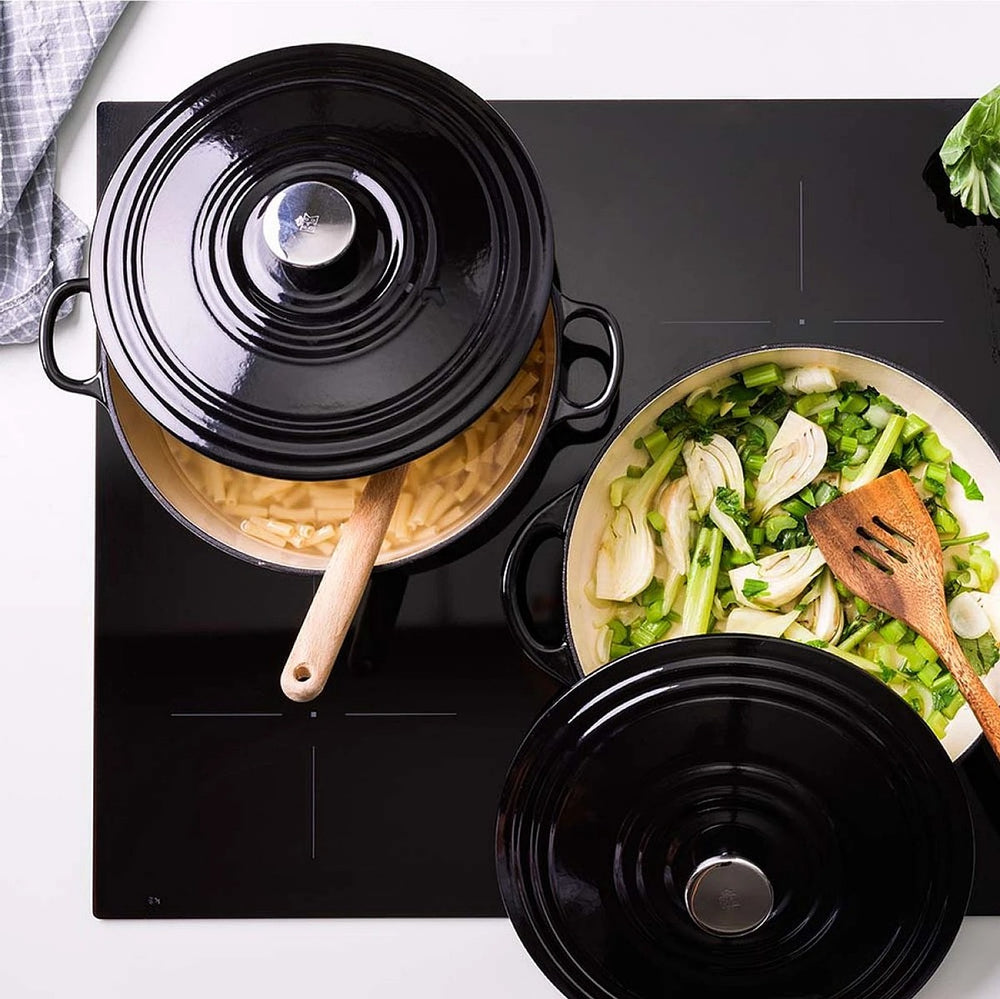 BK Lage Braadpan Bourgogne Jet Black Gietijzer ø 28 cm - sfeerbeeld 3