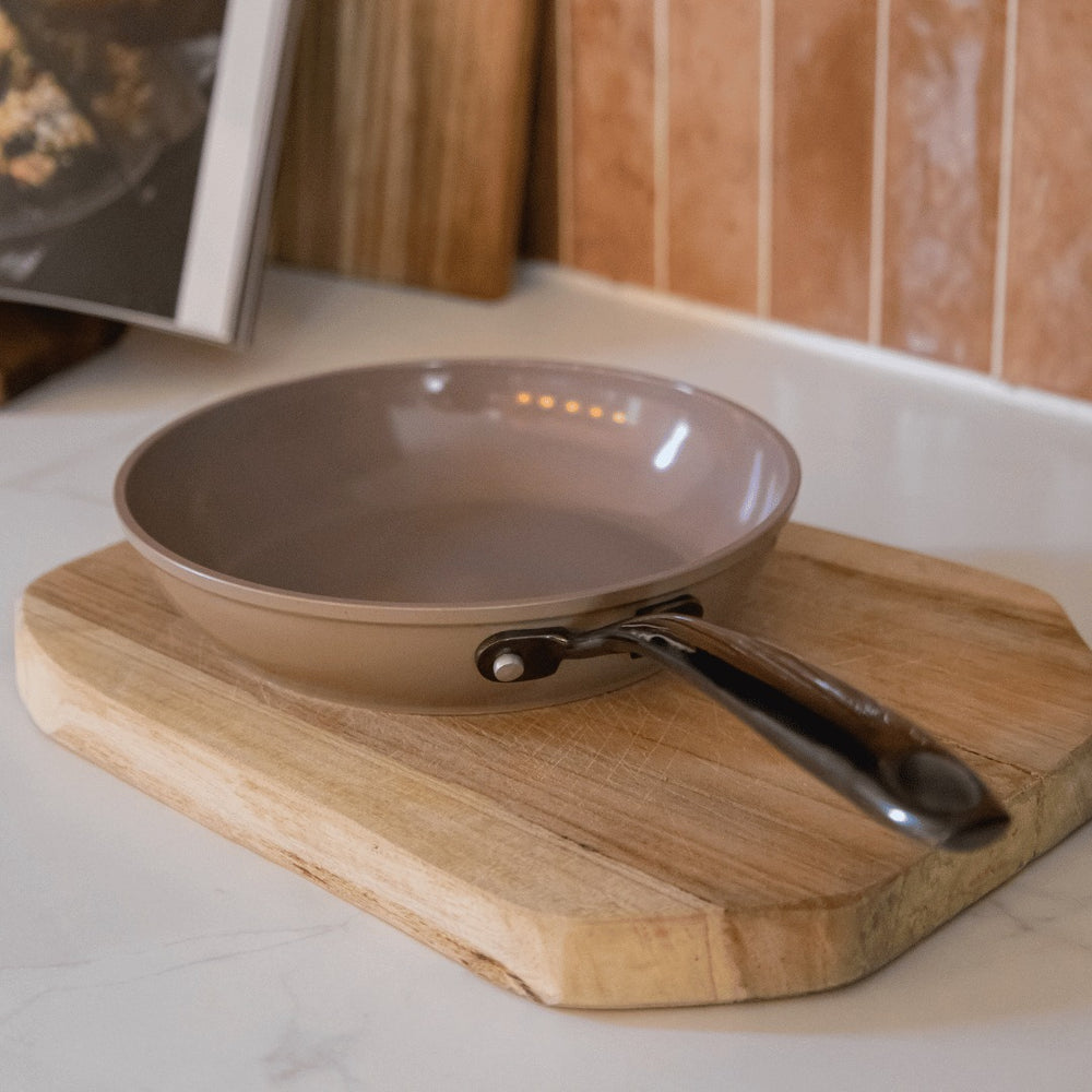 Cook & Pan Koekenpannenset Taupe of Mind 3-delig - ø 20, 24 & 28 cm - sfeerbeeld 3
