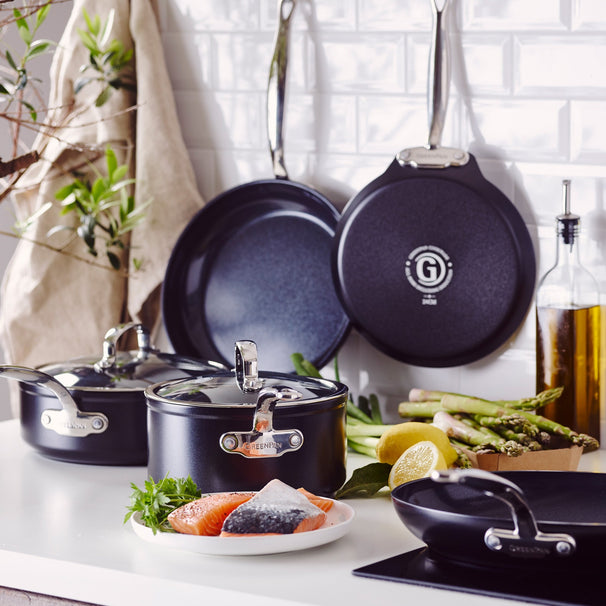 GreenPan Schmorpfanne mit Deckel Barcelona Pro Schwarz ø 28 cm / 4,6 Liter - keramische Antihaftbeschichtung