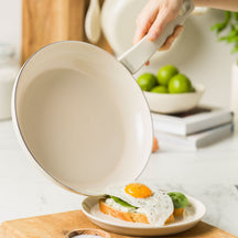 GreenPan Koekenpan Essence Pro Clay ø 30 cm - sfeerbeeld 3