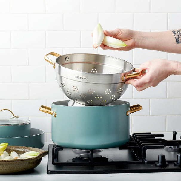 GreenPan Kochtopf mit Sieb Padova Reserve Smokey Blue ø 24 cm / 5,7 Liter - keramische Antihaftbeschichtung