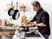 KitchenAid Koekenpan Classic RVS ø 28 cm - sfeerbeeld 1