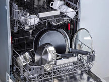 KitchenAid Koekenpannenset Classic RVS 2-delig - ø 20 & 28 cm - sfeerbeeld 3