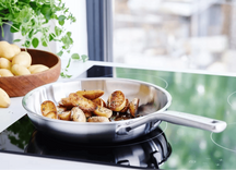 KitchenAid Topfset Multi-Ply 4-teilig - Edelstahl - Kochtöpfe ø 20, 24 cm, Stieltopf ø 16 cm & Bratpfanne ø 24 cm
