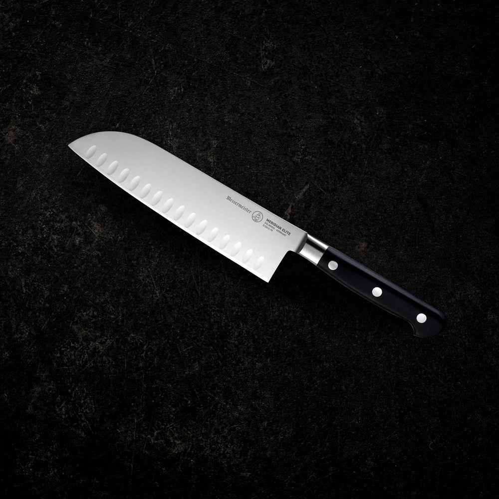 Messermeister Santokumes met Kuiltjes Meridian Elite 18 cm - sfeerbeeld 1