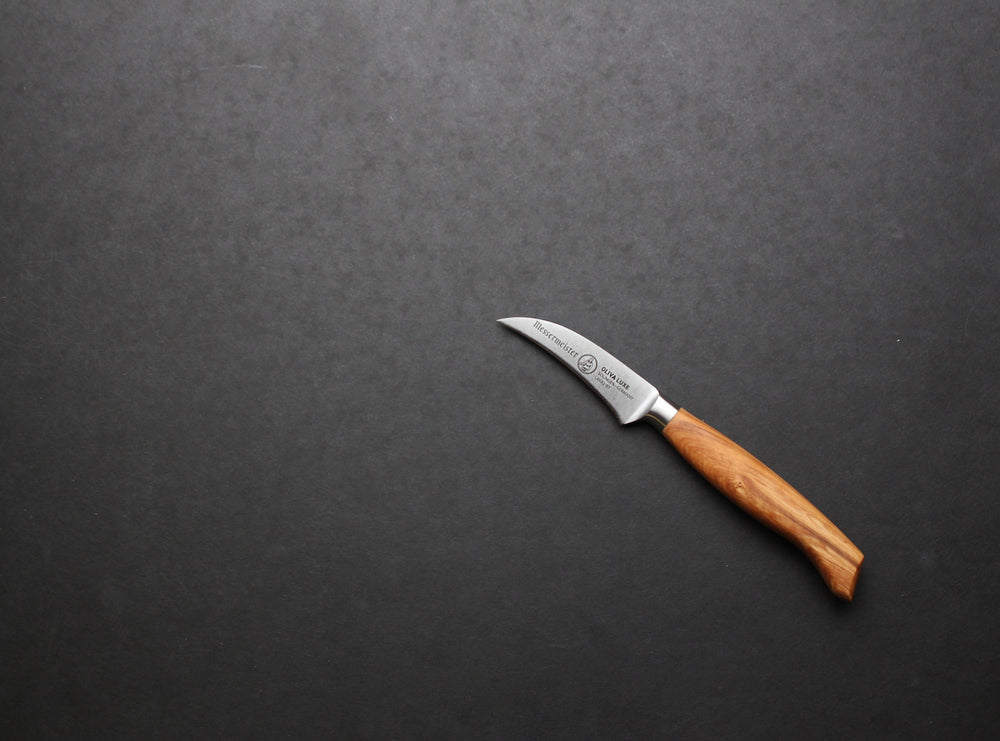 Messermeister Tourneermes Oliva Luxe Olijfhout 7 cm - sfeerbeeld 1