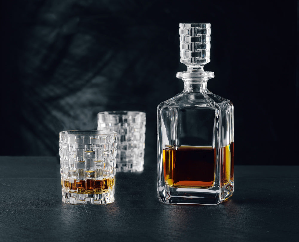 Nachtmann Whiskey Set Bossa Nova 3-delig - Karaf 750 ml & 2 Whiskeyglazen 330 ml - sfeerbeeld 1