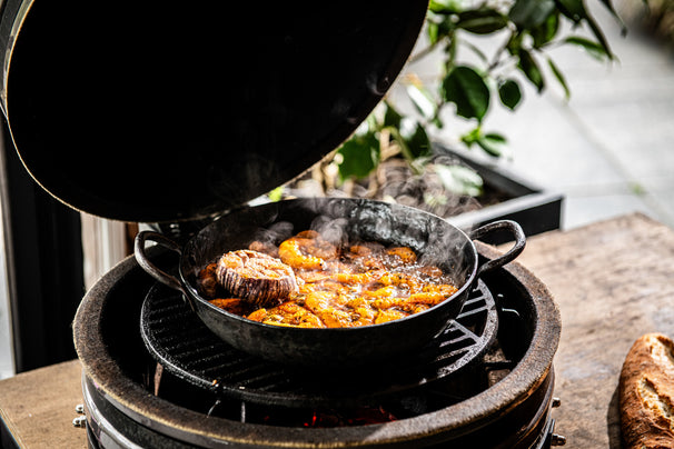 Forged Bratpfanne Carbonstahl mit zwei Griffen Ø 24 cm – geeignet für alle Wärmequellen – geeignet für BBQ