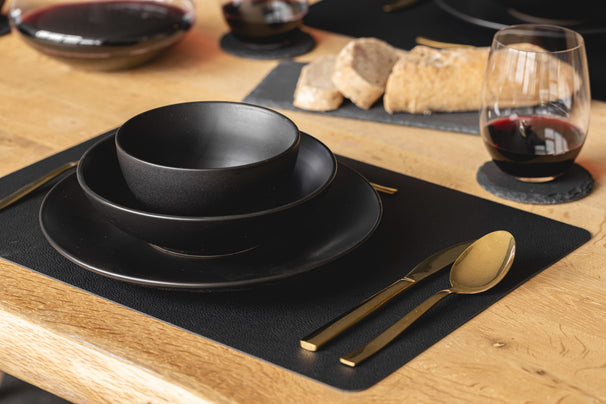 Studio Tavola Geschirrset Black Tie - 18-teilig / 6 Personen - 6 Frühstücks-/Dessertteller, 6 tiefe Teller und 6 Essteller